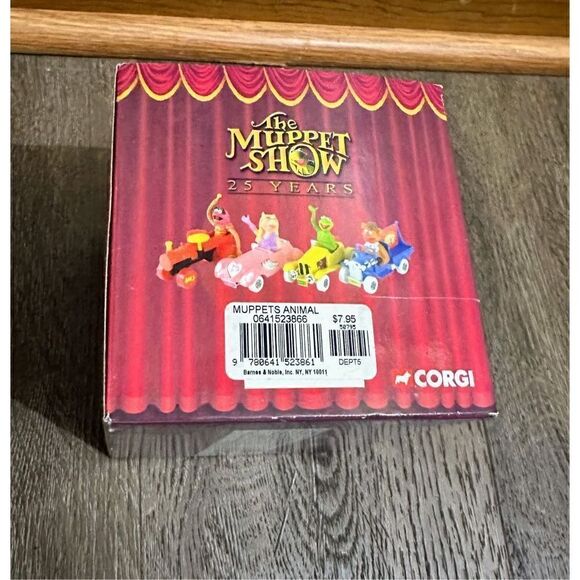 Muppet Show 25 Years Animal on Tractor 2002 Collectable Figurine Corgi New - Picture 5 of 8